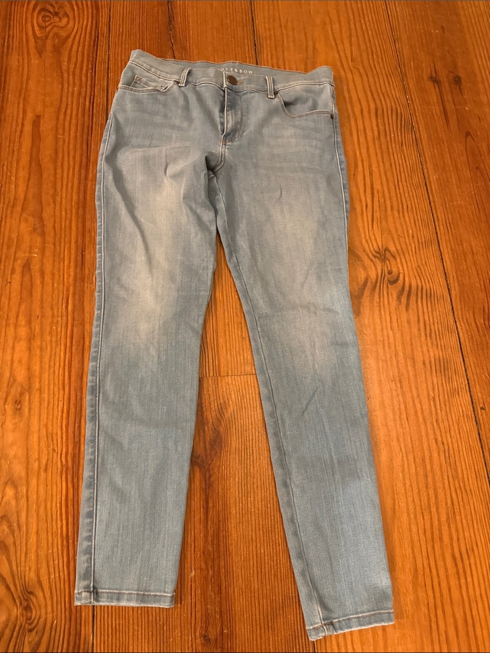 Mott & Bow Light Wash Women’s Skinny Jeans